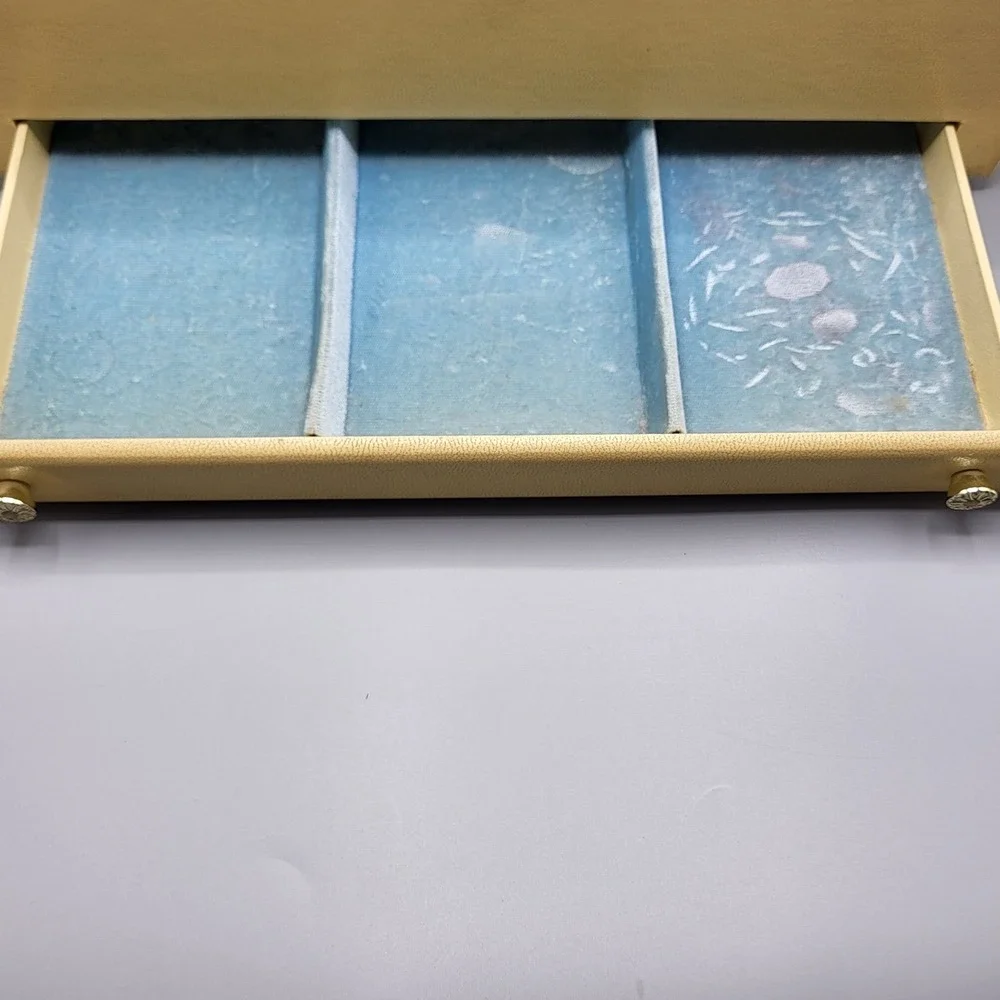 Lady Buxton Cream Jewelry Box Womens Vintage MCM 3 Tier Blue Velvet Lining